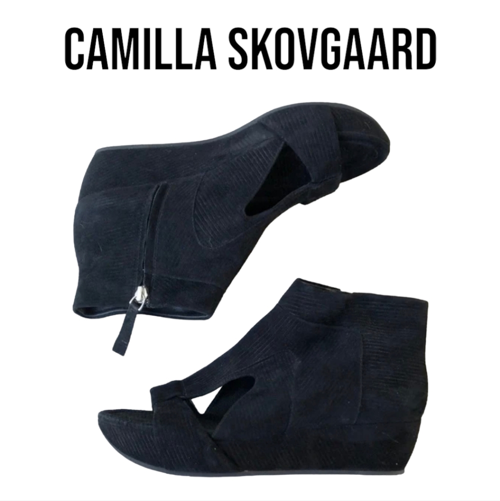 CAMILLA SKOVGAARD • Rare Designer Corduroy Wedges